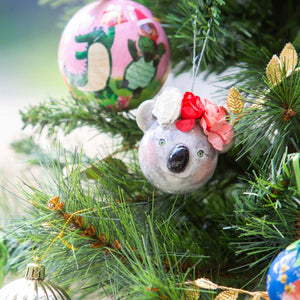 australia-xmas-decoration-tree-koala-flowers