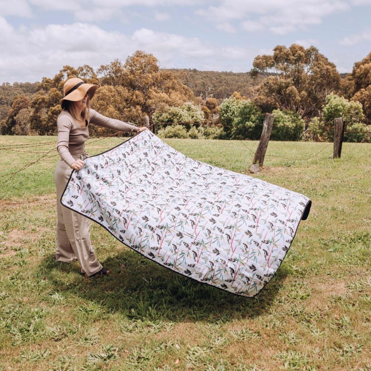 picnic rug magpies