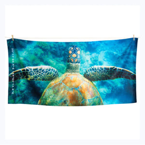 beach-towel-turtle-tones-destination-label-anthony-glick