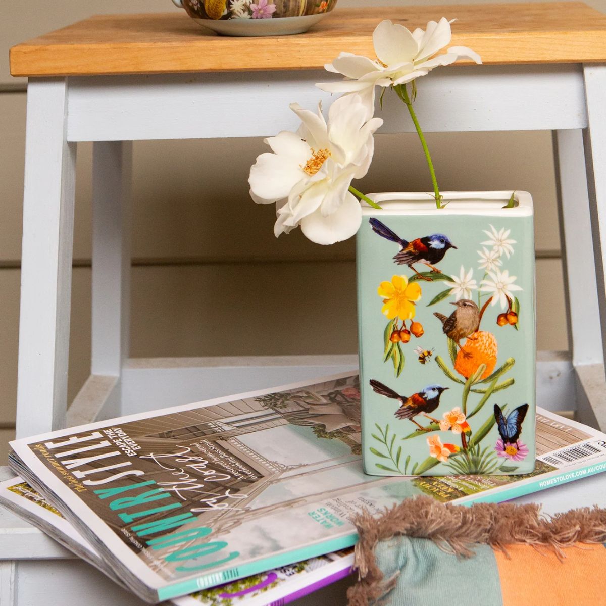 vase-australian-birds-flowers